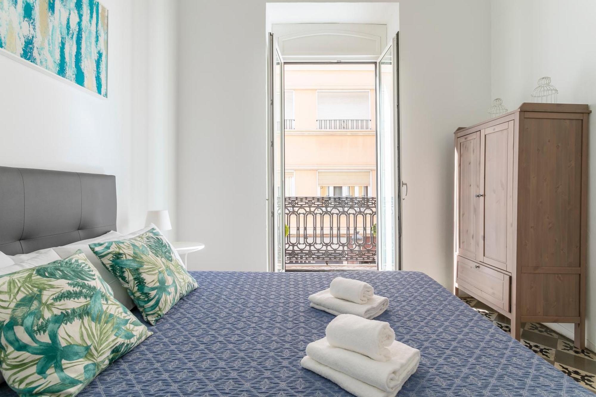 Apartamentos Teatro Аліканте Екстер'єр фото
